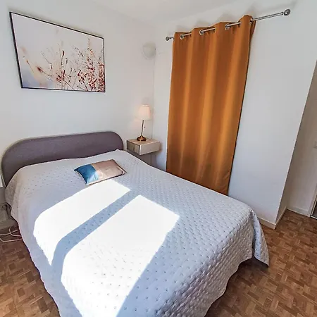 Apartment Les Sangliers By Interhome Saint-Raphael (Var)